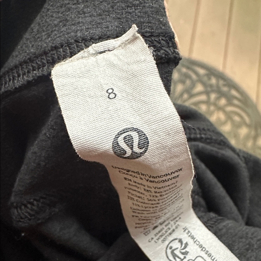 Lululemon Soft Suedey High Rise Tight Leggings, 25, with pockets - Picture 3 of 3